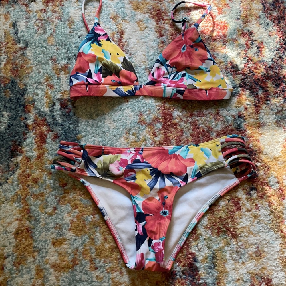 Floral bikini set